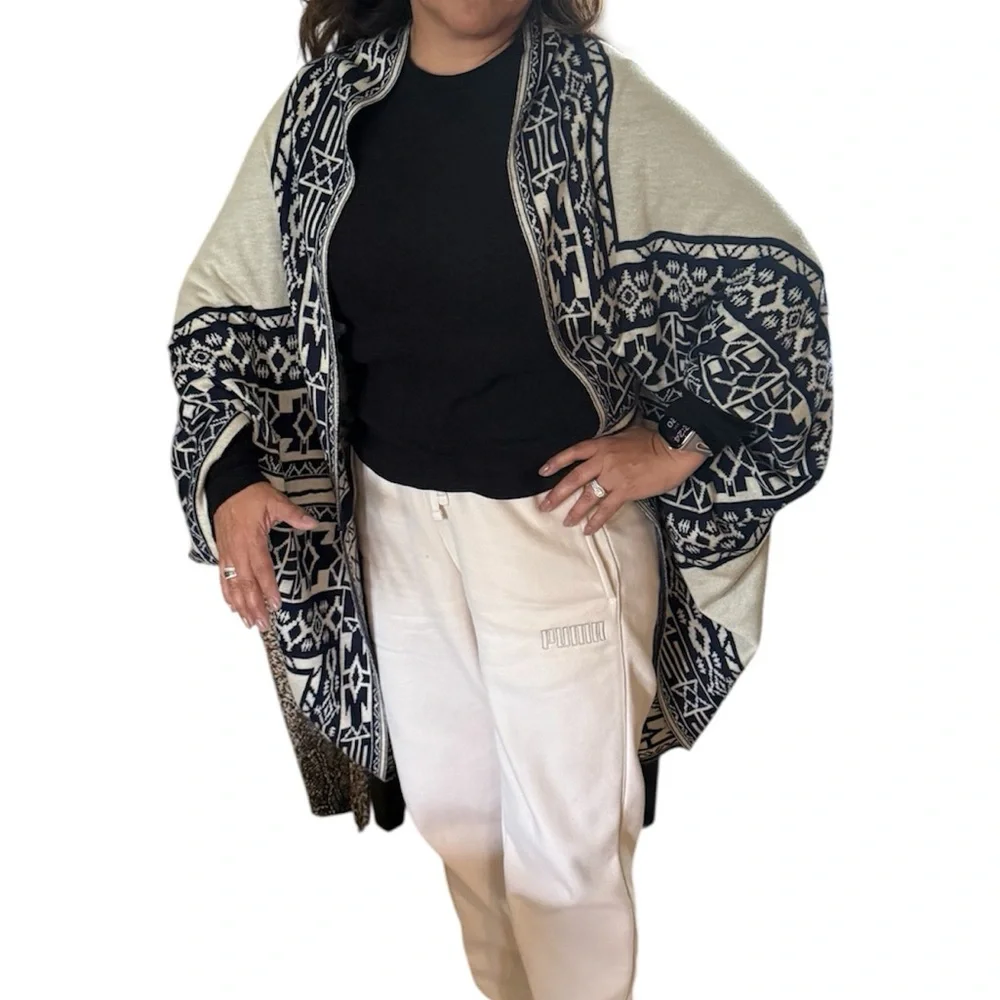 Women’s Southwestern Aztec Print Oversized Poncho Wrap Navy/Cream Reversible